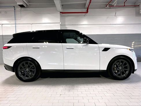 Used 2023 Land Rover Range Rover Sport SE image 6