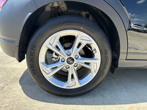 Used 2023 Hyundai Kona SEL w/ Cargo Package FWD image 5