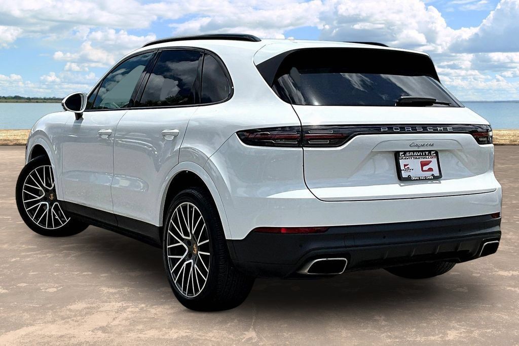 Used 2023 Porsche Cayenne AWD/4WD image 6