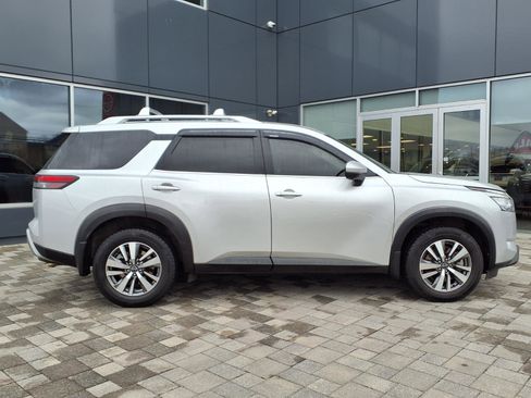 Certified 2023 Nissan Pathfinder S image 2