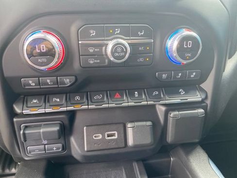 Used 2021 GMC Sierra 1500 AT4 w/ Technology Package AWD/4WD image 33