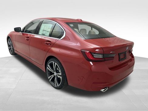 Certified 2024 BMW 330i xDrive Sedan w/ Convenience Package image 7