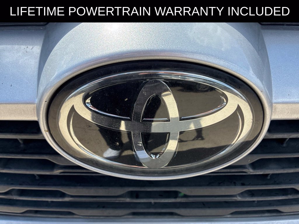Used 2019 Toyota RAV4 XLE Premium FWD image 3
