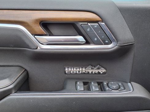 Certified 2024 Chevrolet Silverado 1500 High Country w/ Midnight Edition image 8