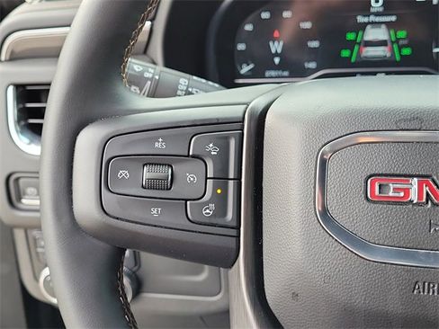 Used 2023 GMC Yukon AT4 image 27