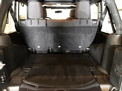 Used 2018 Jeep Wrangler Unlimited Sport S image 22