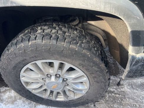 Used 2023 Chevrolet Silverado 3500 High Country image 8