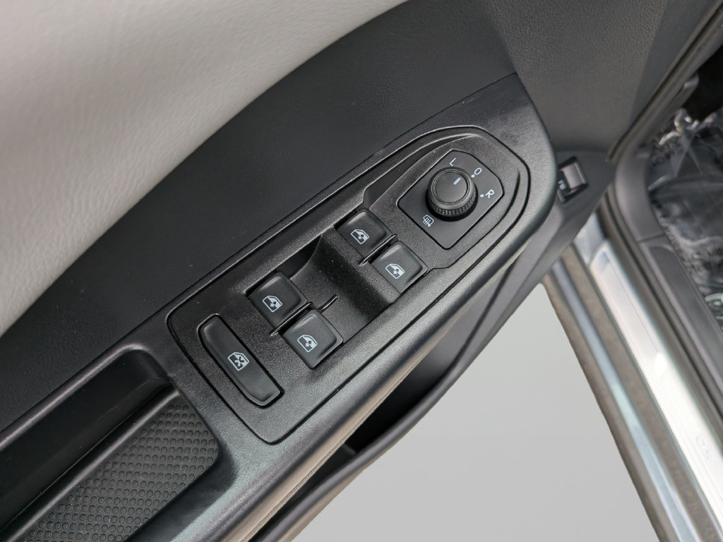 Certified 2023 Volkswagen Taos SE w/ Panoramic Sunroof Package FWD image 16