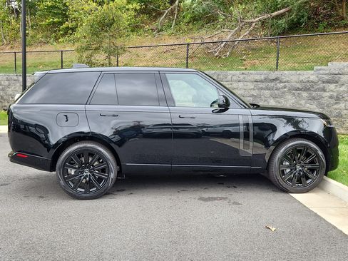 New 2025 Land Rover Range Rover SE image 11