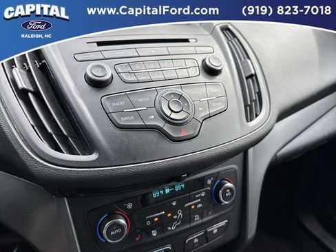 Used 2017 Ford Escape SE w/ SE Cold Weather Package AWD/4WD image 26