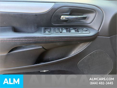 Used 2017 Dodge Grand Caravan GT image 25