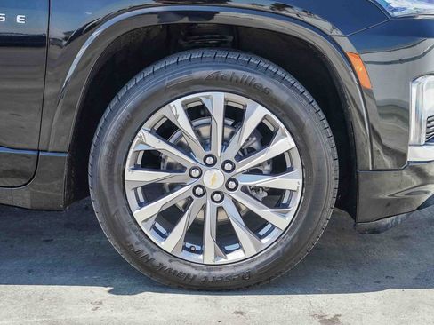 Used 2023 Chevrolet Traverse Premier image 11