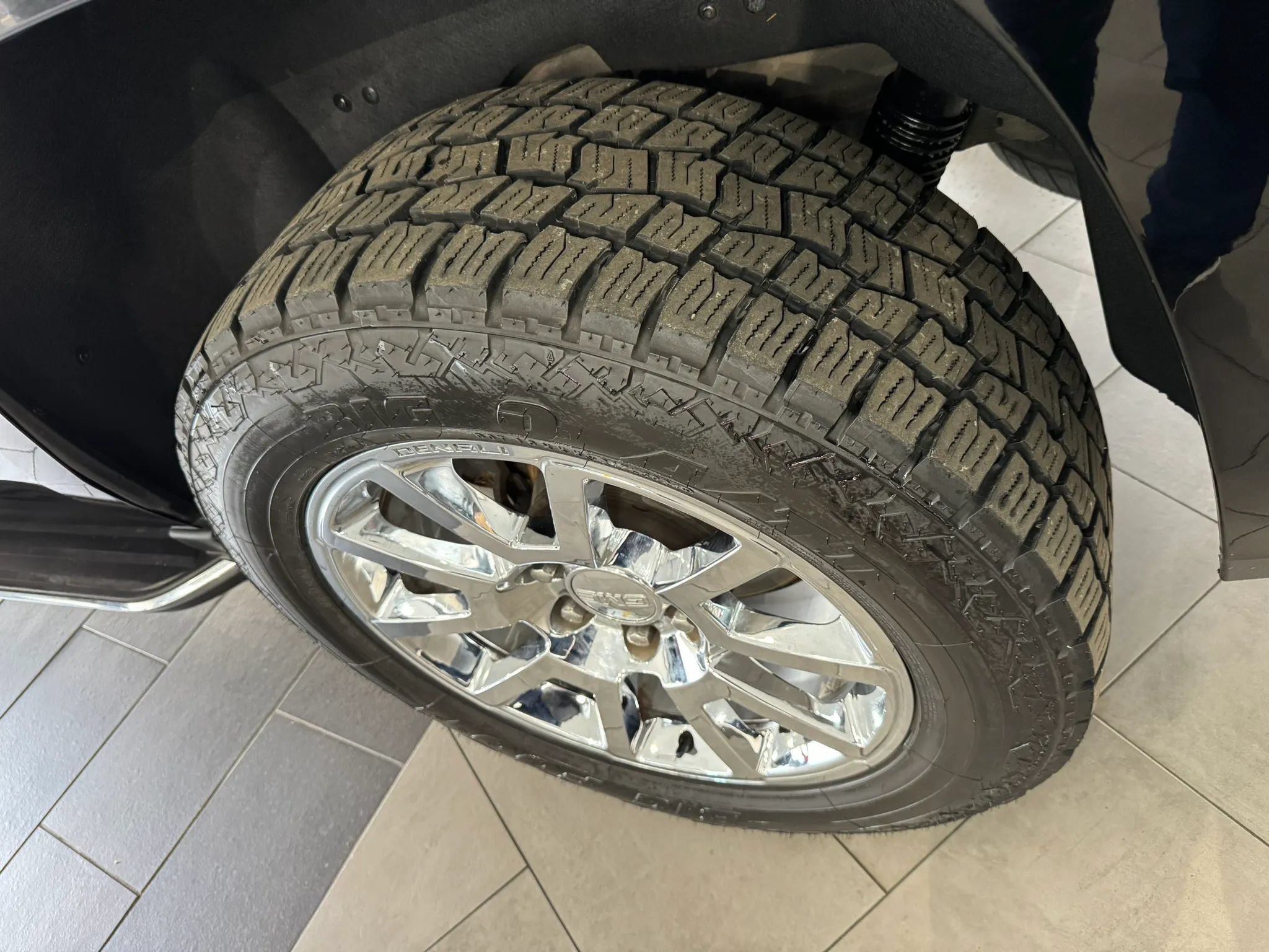 Used 2017 GMC Yukon SLT AWD/4WD image 46