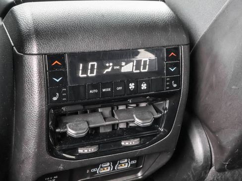 Used 2023 Jeep Grand Cherokee Overland w/ Adv Protech Group III AWD/4WD image 35