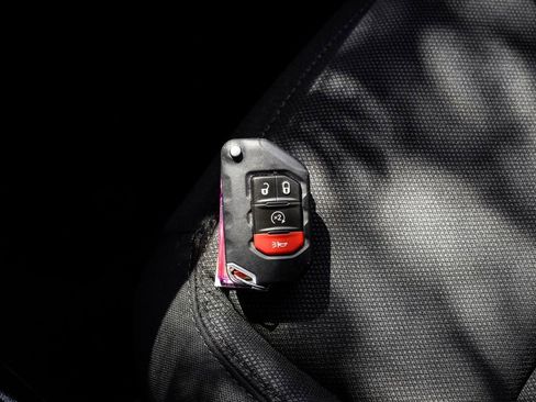 Used 2021 Jeep Gladiator Willys image 68