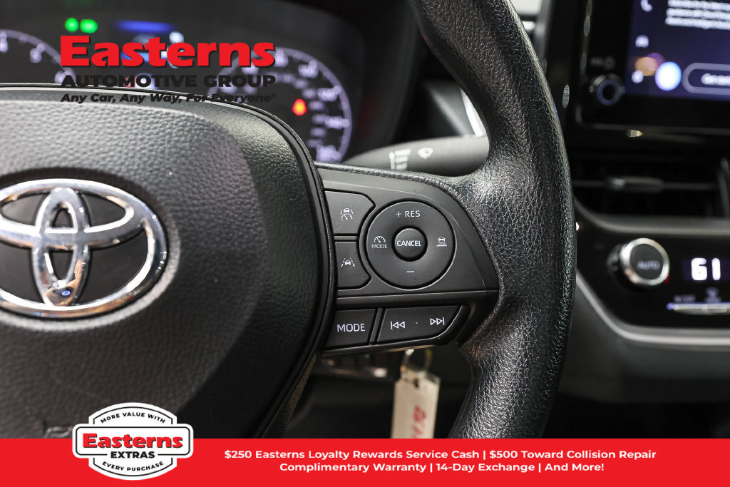 Used 2025 Toyota Corolla LE FWD image 16