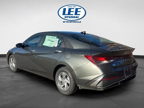Certified 2026 Hyundai Elantra SE FWD image 4