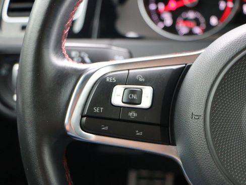 Used 2020 Volkswagen GTI SE FWD image 18