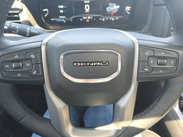 Used 2023 GMC Yukon Denali AWD/4WD image 12
