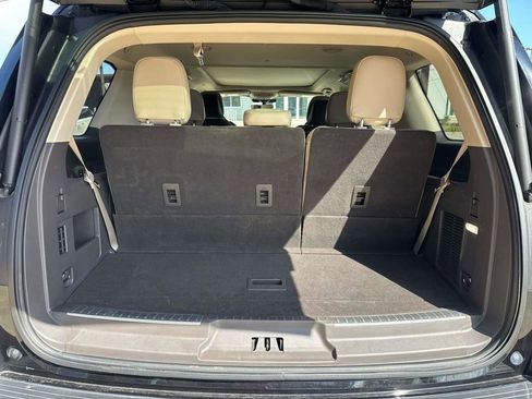 Certified 2024 Lincoln Navigator Reserve AWD/4WD image 10