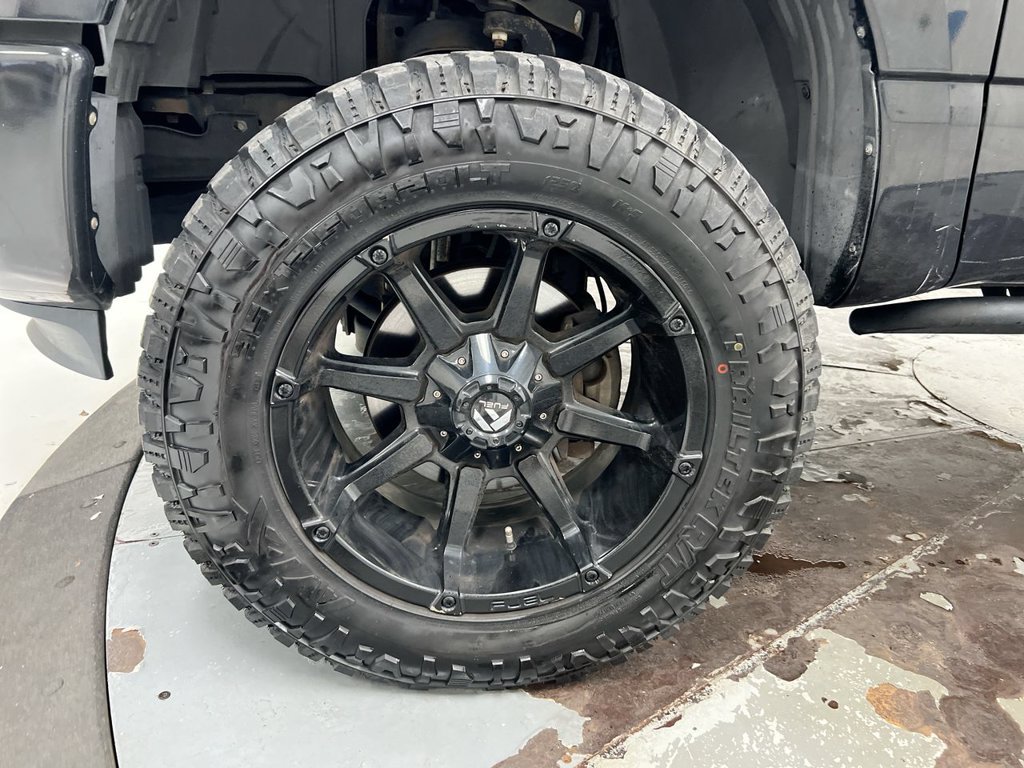 Used 2017 Nissan Titan SV AWD/4WD image 27
