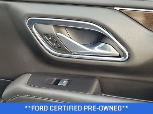 Used 2024 GMC Yukon XL SLE w/ Gmc Pro Safety Plus Package image 12