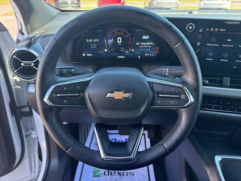 Used 2026 Chevrolet Equinox LT w/ Convenience Package II FWD image 23