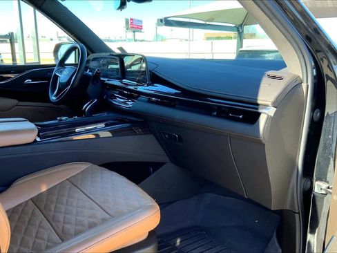 Used 2023 Cadillac Escalade Sport w/ Touring Package image 18