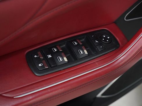 Used 2019 Maserati Levante GTS AWD/4WD image 17