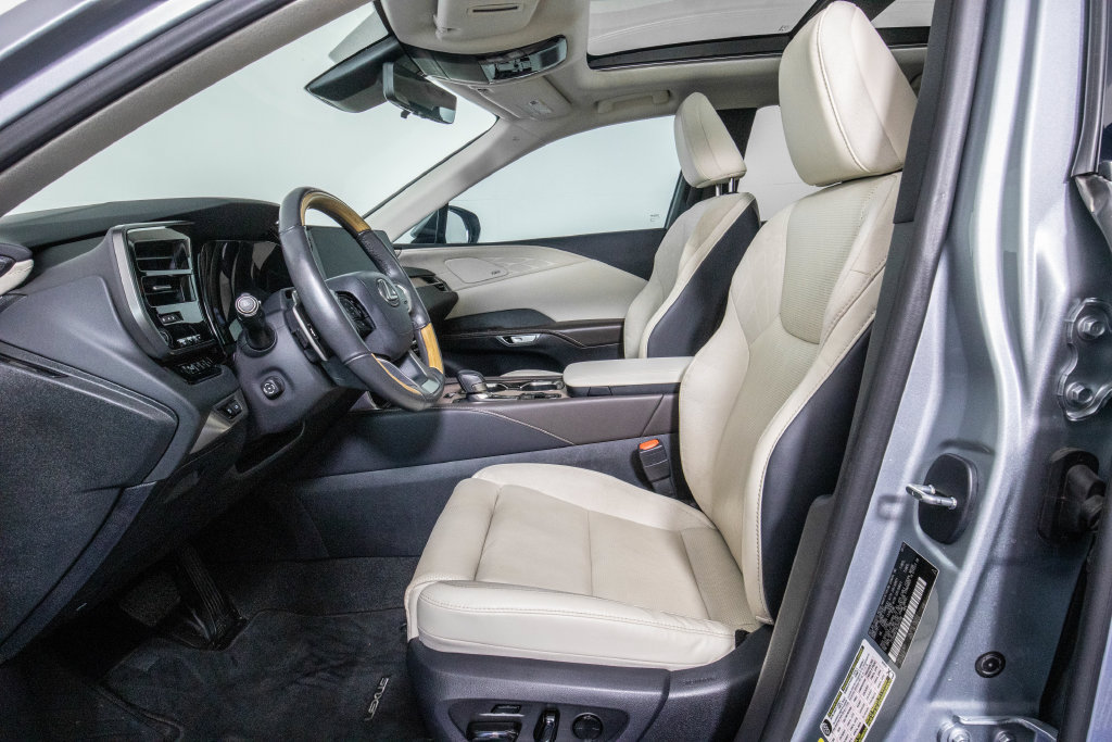 Used 2024 Lexus RX 350 FWD w/ Convenience Package image 10
