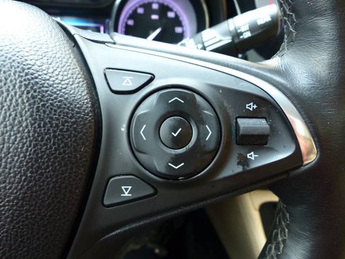 Used 2020 Buick Envision Essence image 28