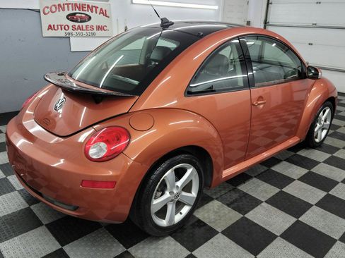 Used 2010 Volkswagen Beetle Red Rock FWD image 5