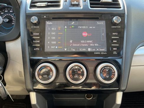 Used 2018 Subaru Forester 2.5i Premium AWD/4WD image 16