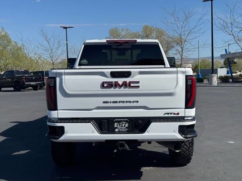 Used 2025 GMC Sierra 3500 AT4 w/ AT4 Premium Plus Package AWD/4WD image 7
