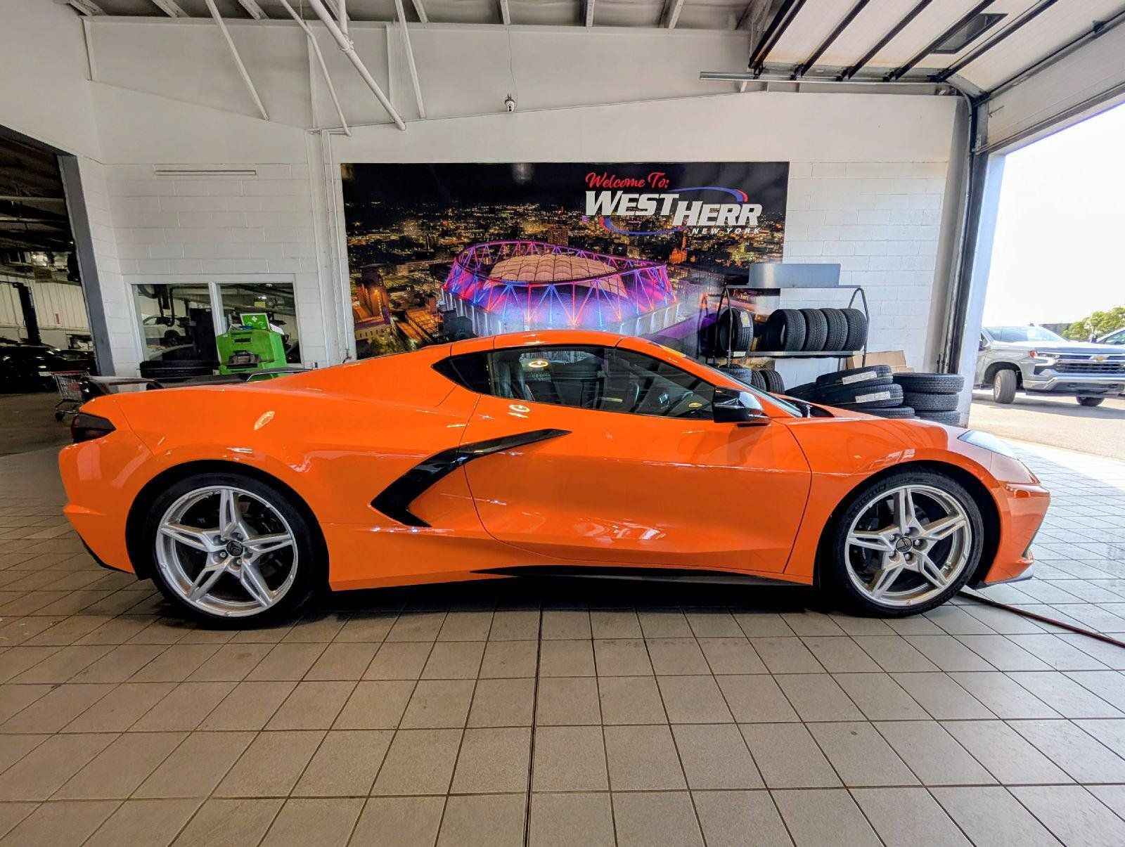 Used 2022 Chevrolet Corvette Stingray Preferred Cpe w/ Z51 Performance Package RWD image 9