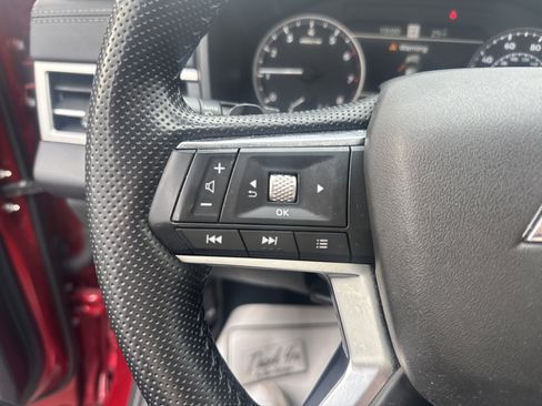 Used 2024 Mitsubishi Outlander SE image 19