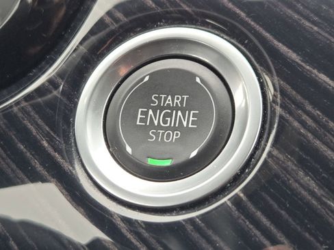 Used 2024 Cadillac XT6 Premium Luxury w/ LPO, Floor Liner Package AWD/4WD image 16