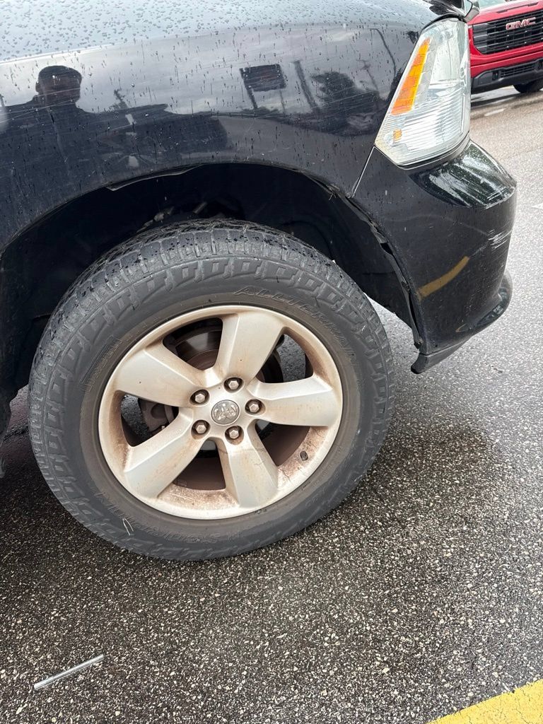Used 2015 RAM 1500 Express AWD/4WD image 29