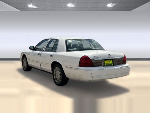 Used 2010 Mercury Grand Marquis LS RWD image 3