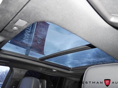 Used 2021 GMC Yukon XL Denali w/ Denali Premium Package image 17