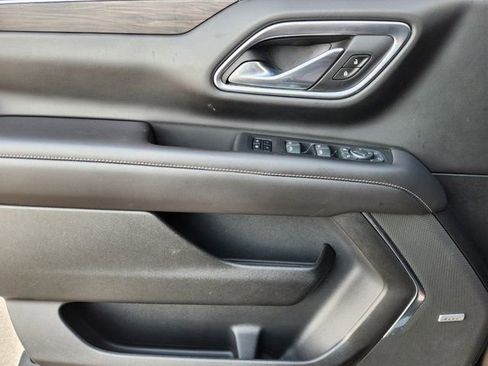 Used 2021 Chevrolet Tahoe Z71 w/ Z71 Signature Package image 24