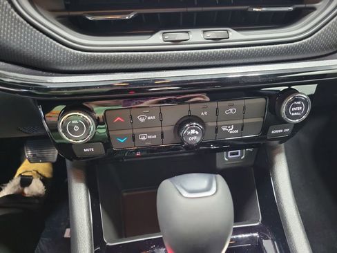 New 2026 Jeep Compass Latitude image 13