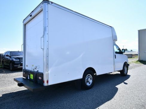 Used 2021 Chevrolet Express 3500 w/ Power Convenience Package image 9