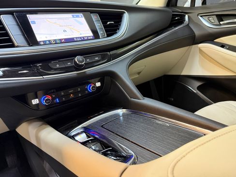 Used 2023 Buick Enclave Avenir image 28