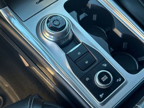 Used 2020 Ford Explorer ST w/ Premium Technology Package image 31