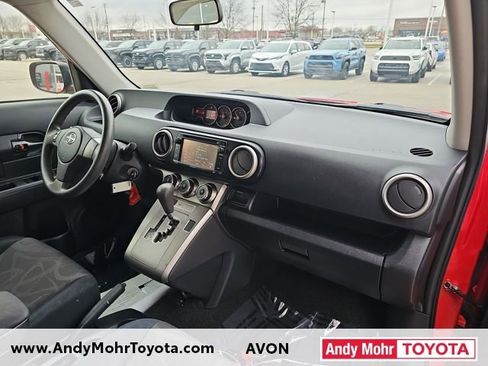 Used 2014 Scion xB FWD image 28