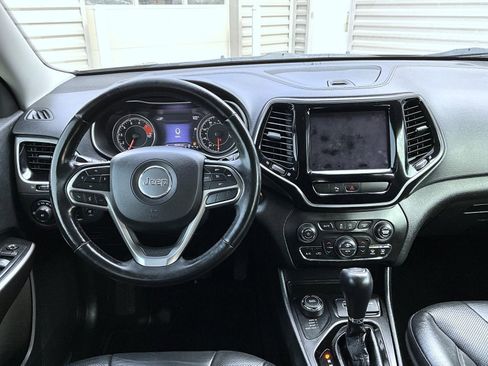 Used 2019 Jeep Cherokee Limited image 12