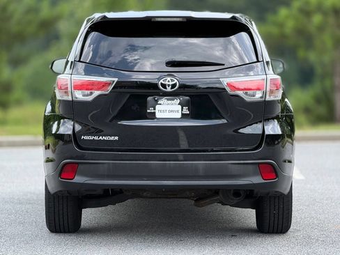 Used 2016 Toyota Highlander LE FWD image 6
