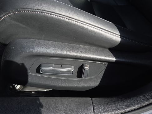 Certified 2024 Honda Civic EX-L image 10
