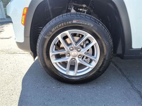 New 2025 Jeep Grand Cherokee Laredo X w/ Luxury Tech Group I image 10